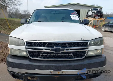 2006 Chevrolet Silverado 2500Hd Work Truck z USA, uszkodzony, nr VIN 1GCHK23U16F184586